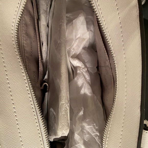 Michael Kors White Purse - Picture 3 of 6